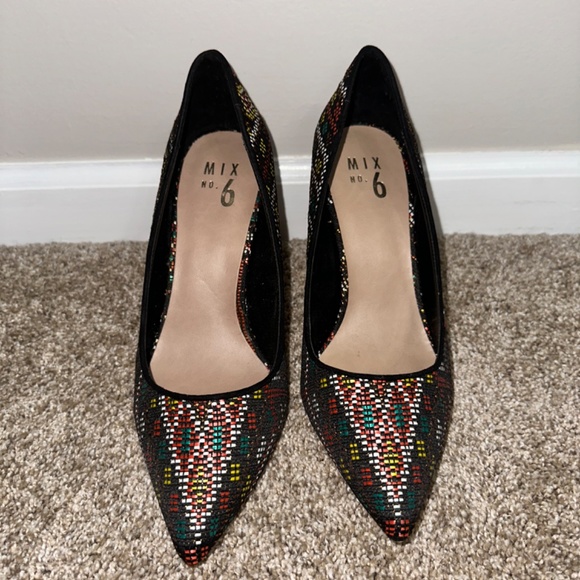 Mix 6 brand new Aztec print pumps - Picture 2 of 7